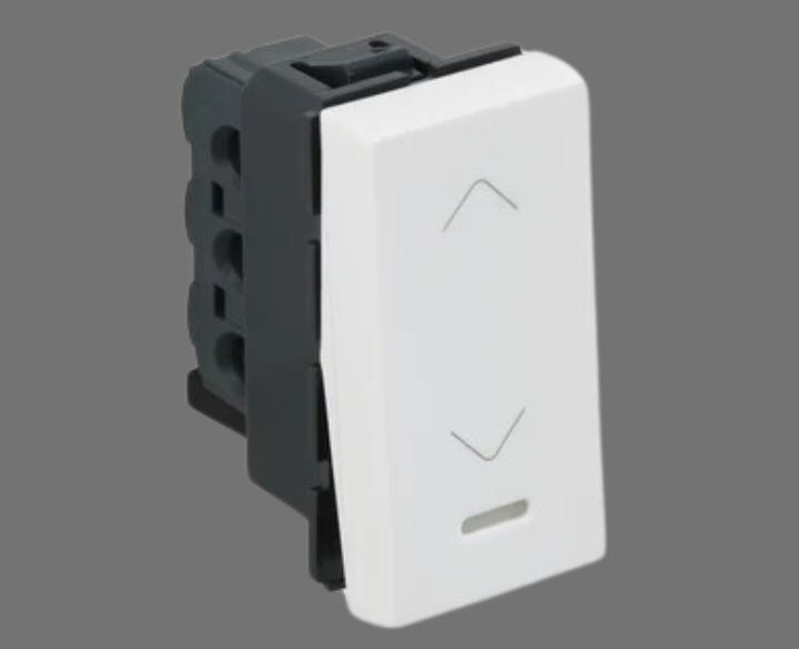 20A 2 Way Switch With Indicator 573411